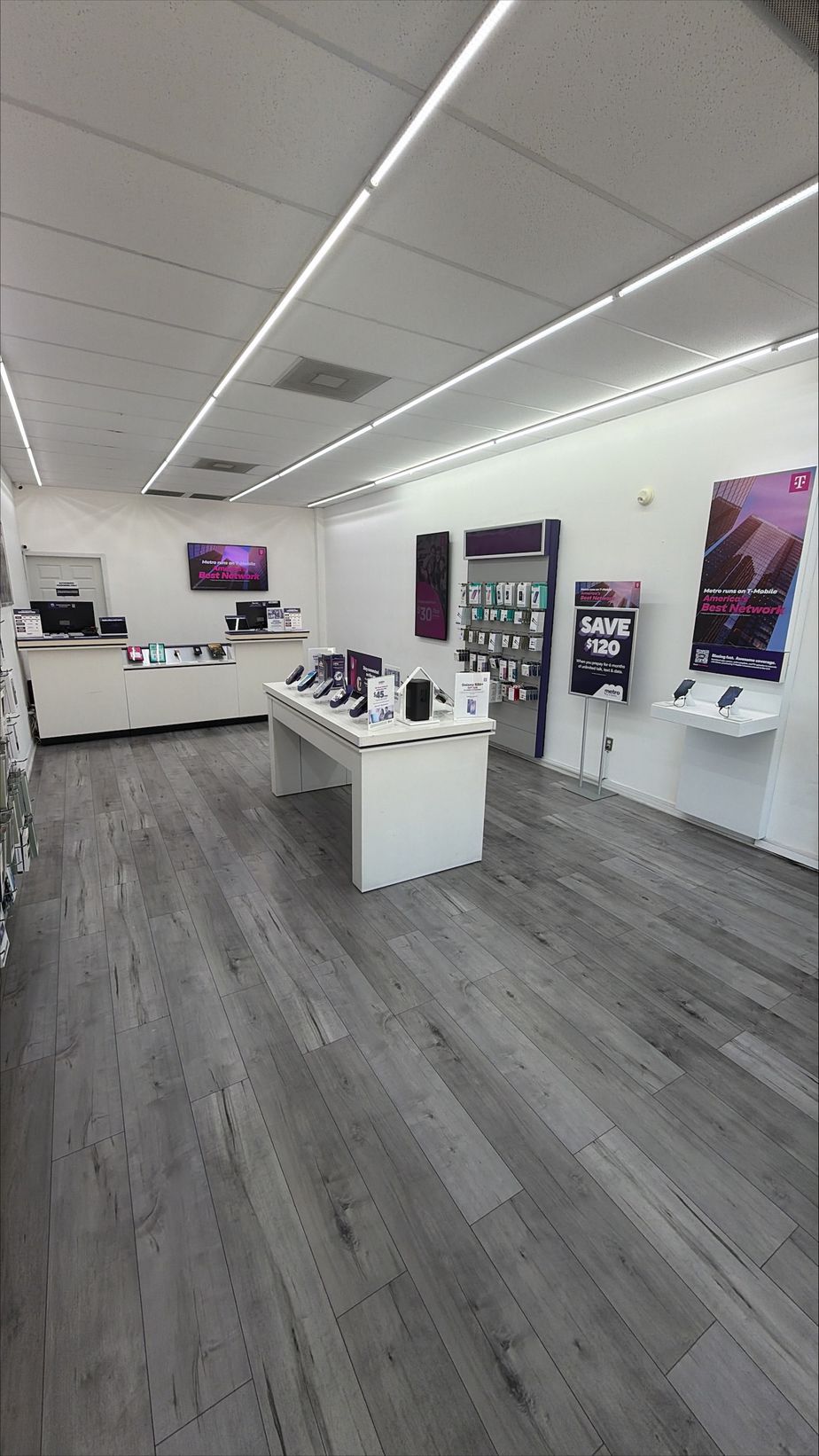 Metro by T-Mobile 15225 Ella Blvd - 15225 Ella Blvd 