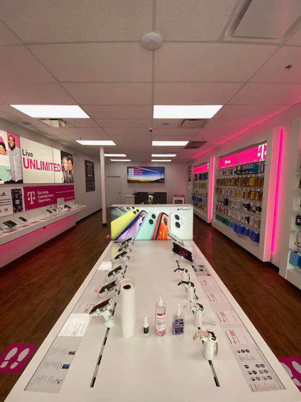 Interior photo of T-Mobile Store at E Hwy 90 & Queens Way, Sierra Vista, AZ