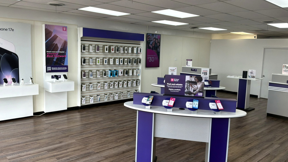 Metro by T-Mobile 6700 Brentwood Stair Rd - 6700 Brentwood Stair Rd 