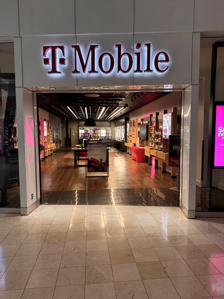  Exterior photo of T-Mobile Store at Westfield Montgomery, Bethesda, MD 