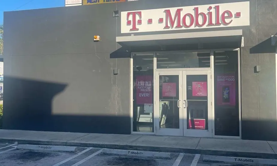 Exterior photo of T-Mobile Store at 8th & SW 57th, Miami, FL
