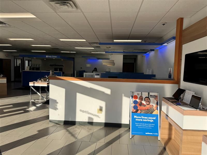 Parkersburg - 7th St 8213 Inside Store.jpg