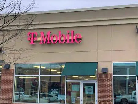  Exterior photo of T-Mobile store at Old Beulah St & Hilltop Village Center Dr, Alexandria, VA 