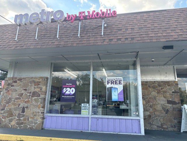 Metro by T-Mobile 703B 9th St SE - 703B 9th St SE 