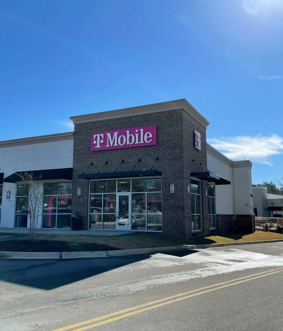 Exterior photo of T-Mobile store at Dekalb St & State Rd S-28-130, Camden, SC