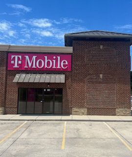 Exterior photo of T-Mobile Store at US Hwy 280 & Rt 39, Chelsea, AL