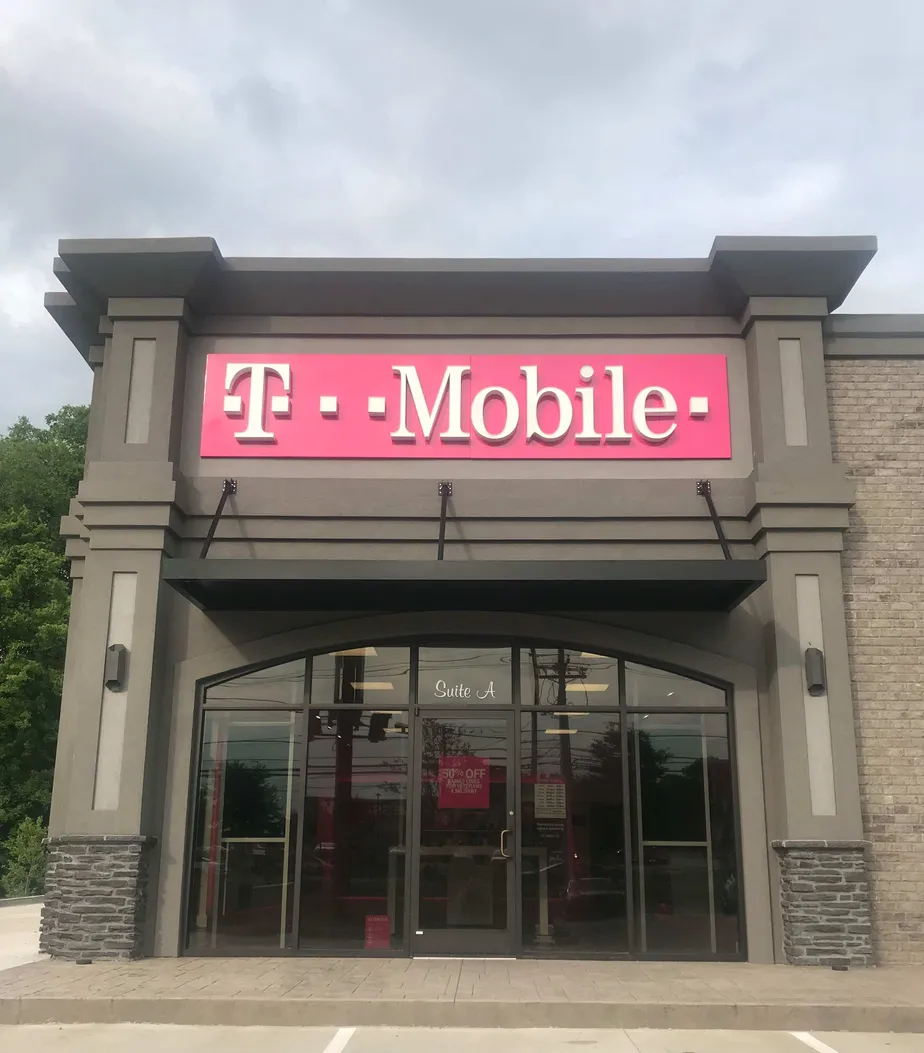  Exterior photo of T-Mobile store at Fort Campbell Blvd & Quin Ln, Clarksville, TN 