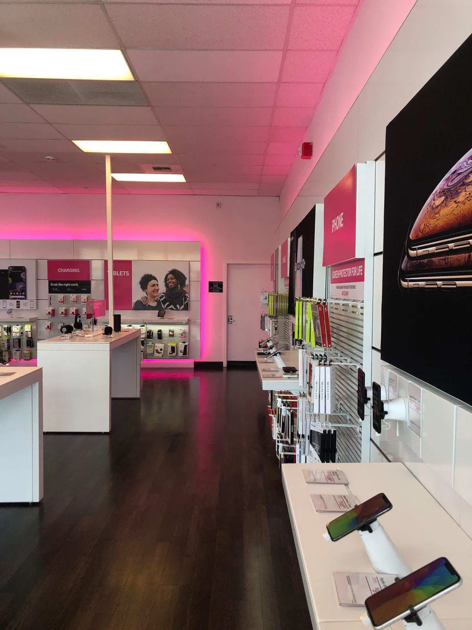 Interior photo of T-Mobile Store at Tenney & 139th, Vancouver, WA