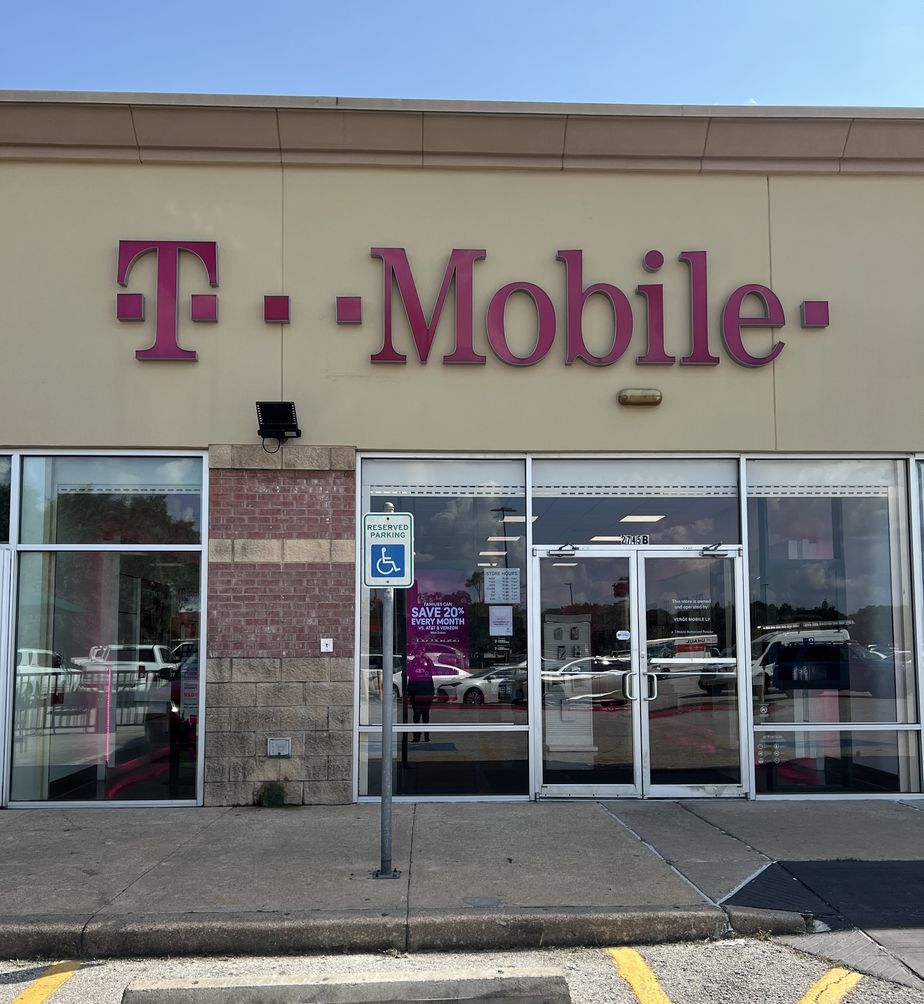 Exterior photo of T-Mobile Store at Gessner & Kempwood, Houston, TX