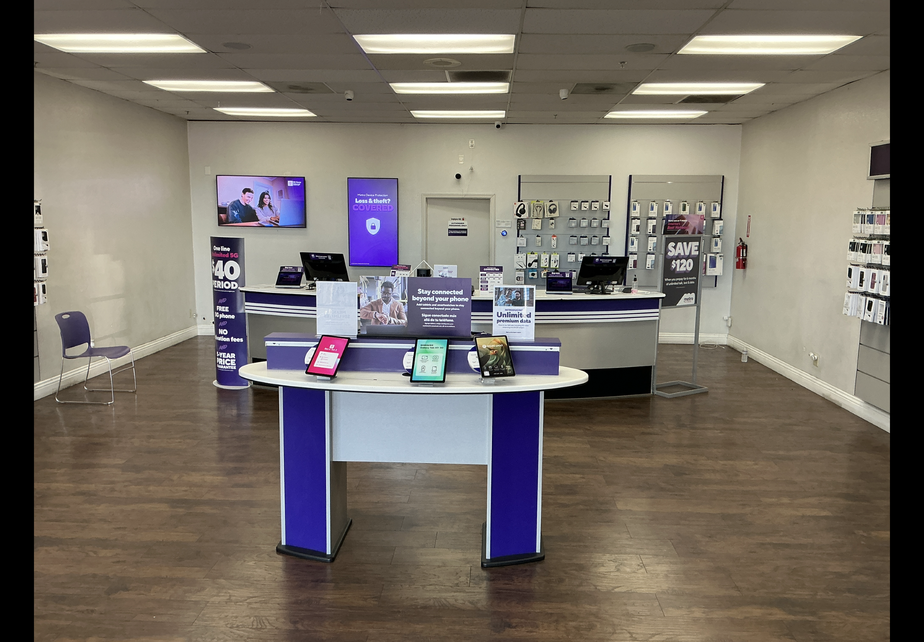 Metro by T-Mobile 15263 Hook Blvd - 15263 Hook Blvd 