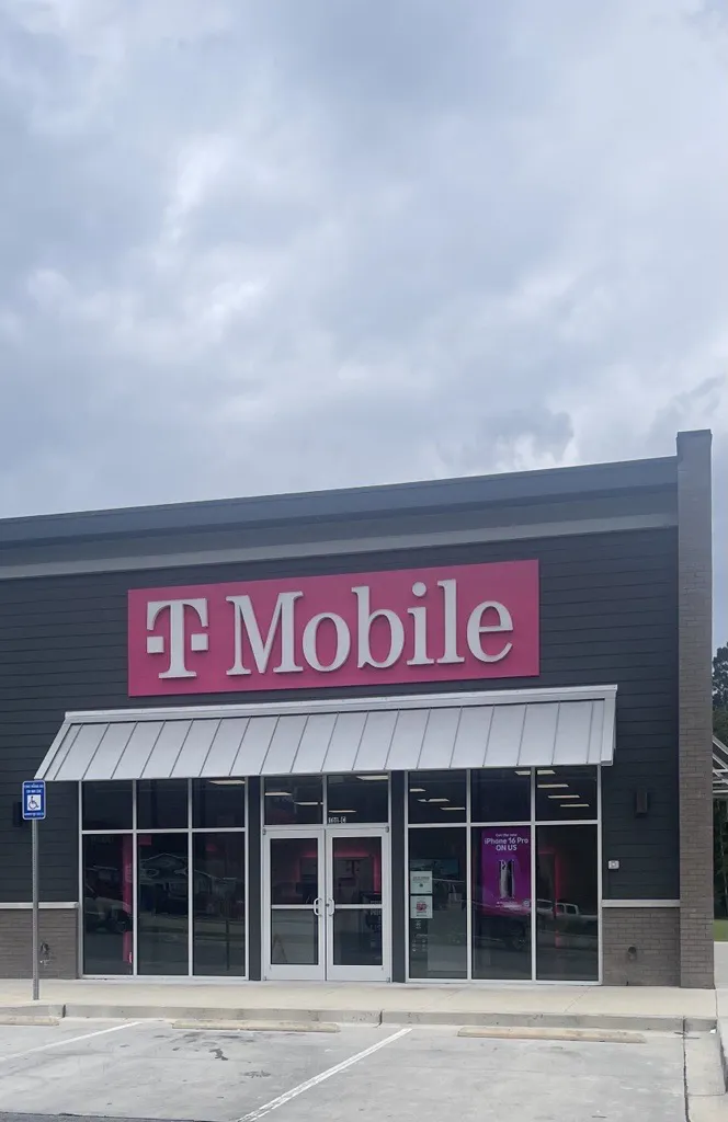  Exterior photo of T-Mobile Store at S Columbia Ave & 12th St, Rincon, GA 