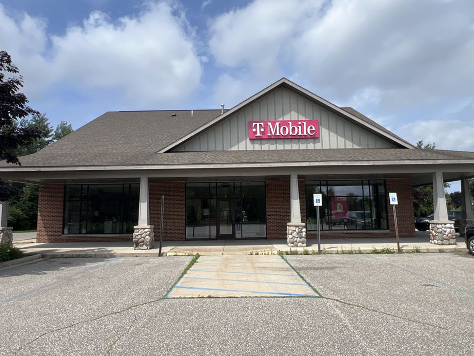 Exterior photo of T-Mobile Store at W US Hwy 10 & S Wildwood Run, Ludington, MI