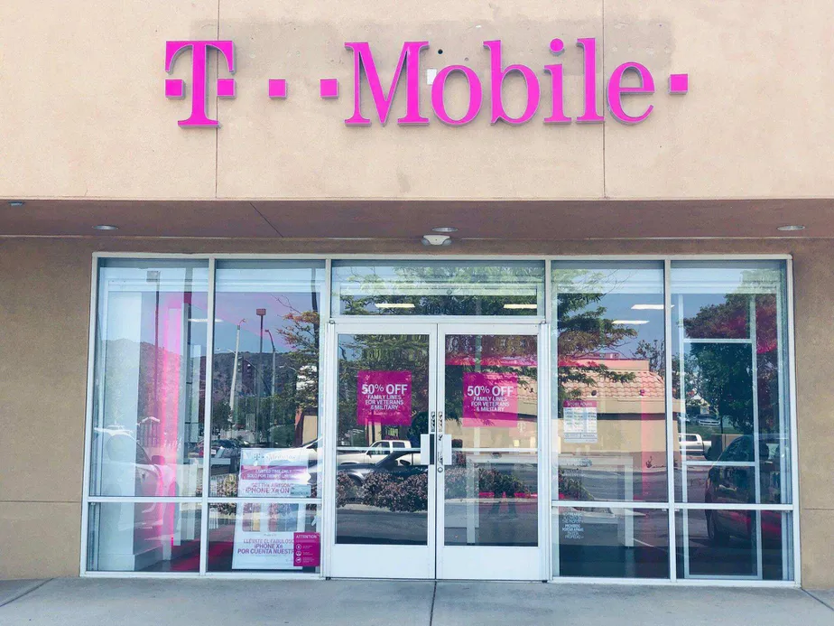 Exterior photo of T-Mobile store at W Valley Blvd & Tucker Rd, Tehachapi, CA