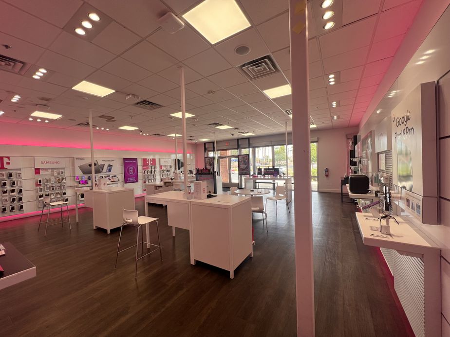 Interior photo of T-Mobile Store at Avenue B & 24th, Yuma, AZ