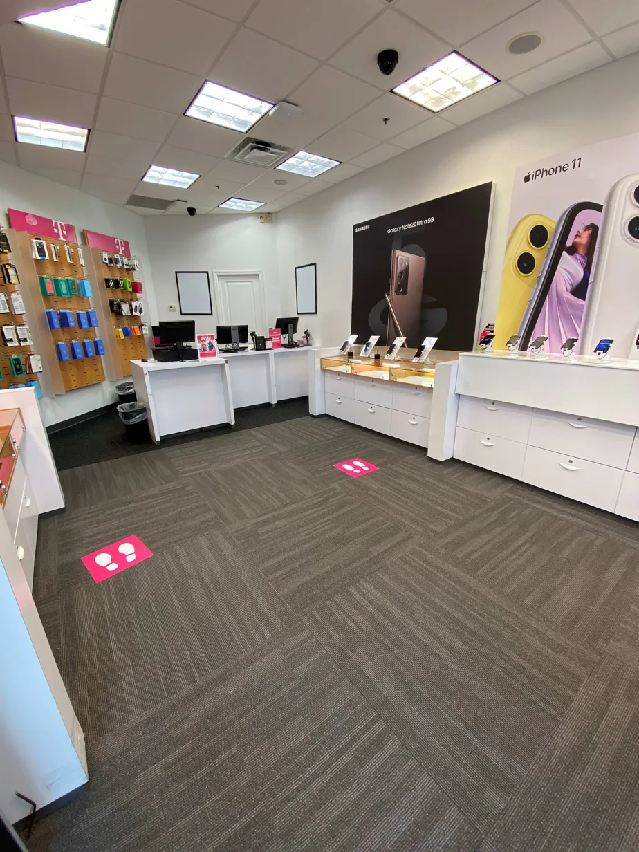Interior photo of T-Mobile Store at Woodfield Mall 5, Schaumburg, IL