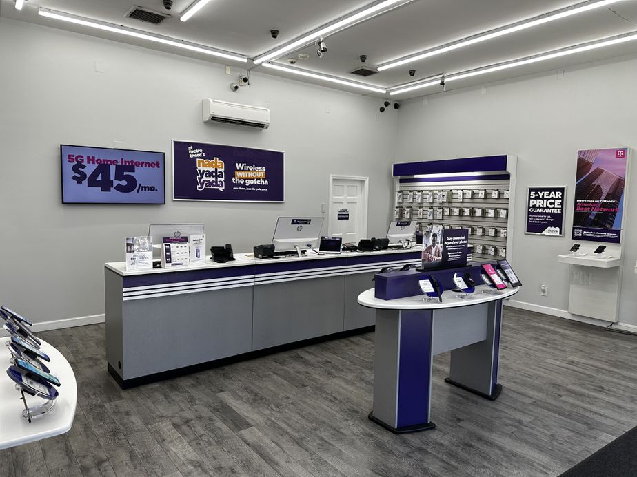 Metro by T-Mobile 342 Main St - 342 Main St 