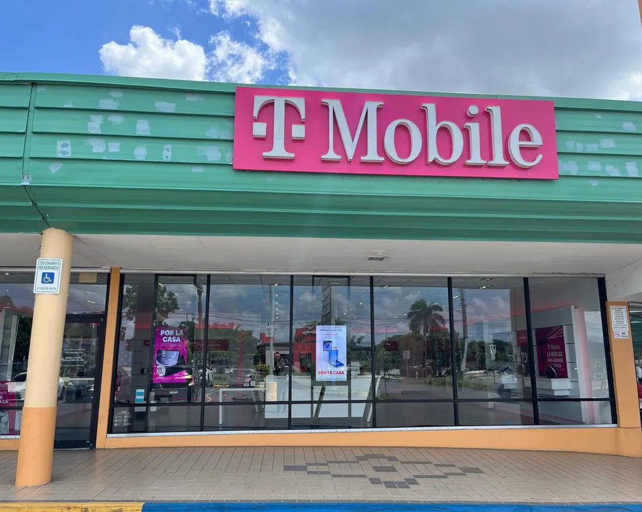  Exterior photo of T-Mobile Store at Plaza San Sebastian, San Sebastian, PR 