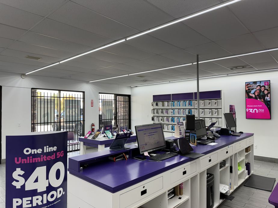Metro by T-Mobile 5710 Fondren Rd D - 5710 Fondren Rd D 