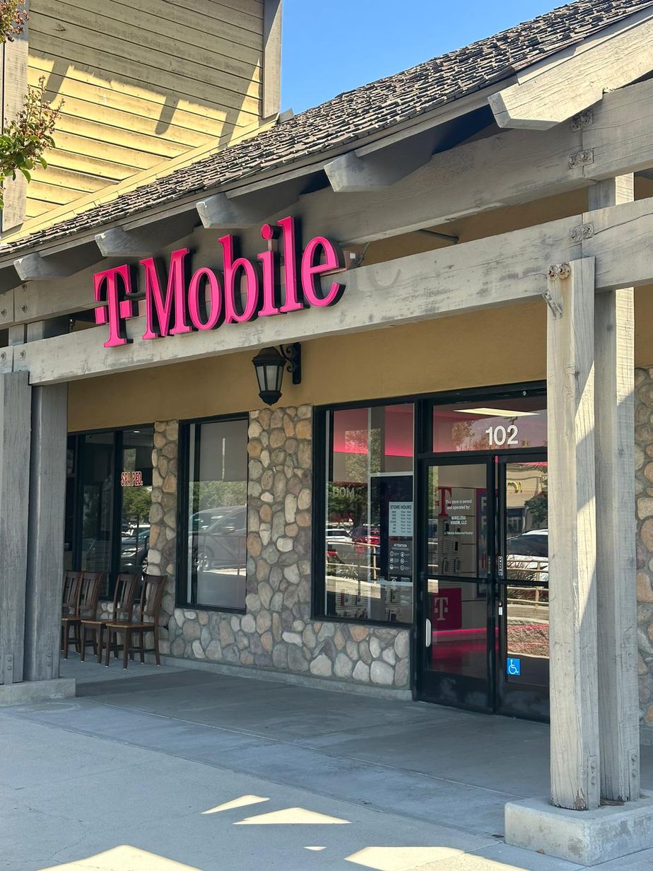 Exterior photo of T-Mobile Store at Haven Ave & 210 Fwy, Rancho Cucamonga, CA