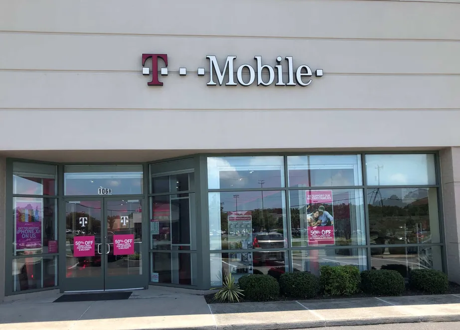 Exterior photo of T-Mobile store at Laskin Rd & First Colonial Rd, Virginia Beach, VA