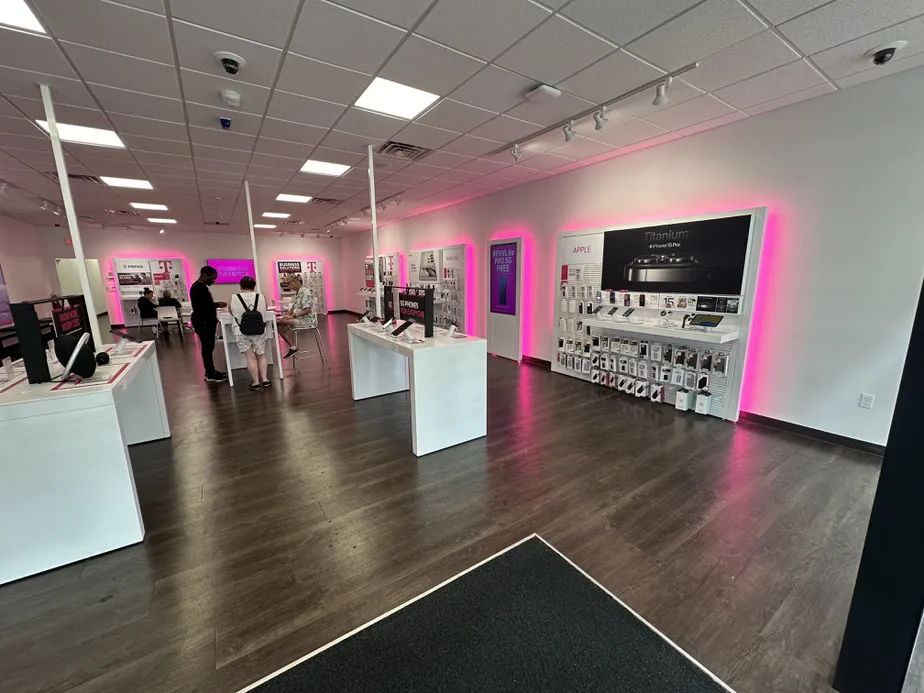  Interior photo of T-Mobile Store at N Monroe St & Silver Slipper Ln, Tallahassee, FL 
