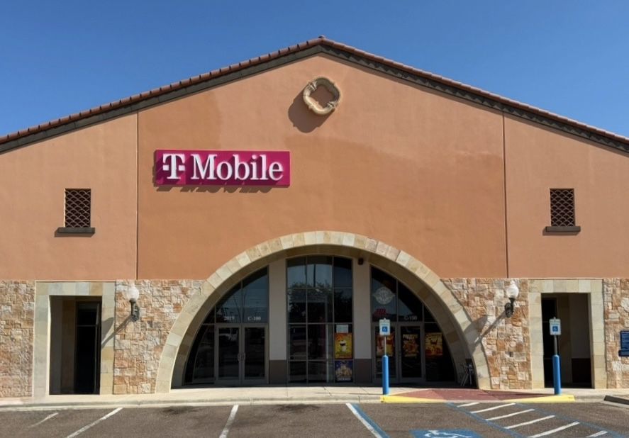 Exterior photo of T-Mobile Store at Independence Plaza, Laredo, TX