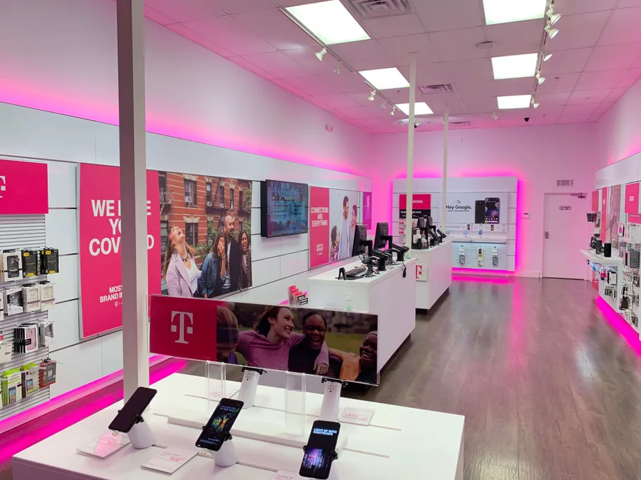Interior photo of T-Mobile Store at Nashville Pk & Harris Dr, Gallatin, TN