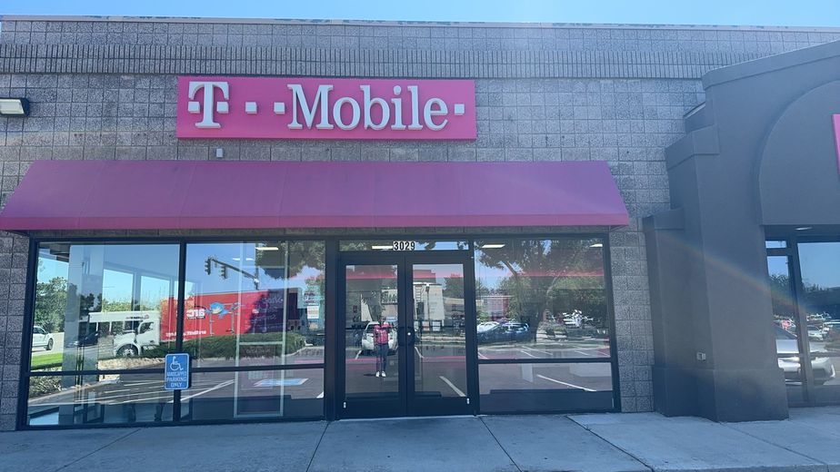 Exterior photo of T-Mobile Store at N Garfield Ave & E 29th St, Loveland, CO