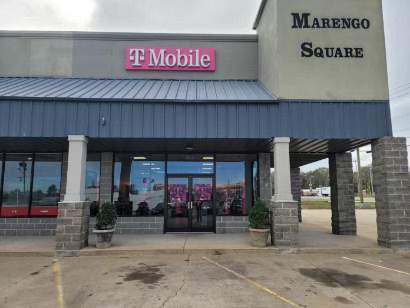 Exterior photo of T-Mobile Store at US 80 & Maria Ave, Demopolis, AL