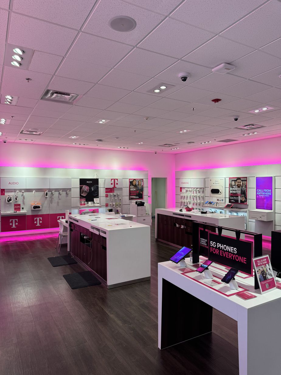 Interior photo of T-Mobile Store at Southland Center, Taylor, MI