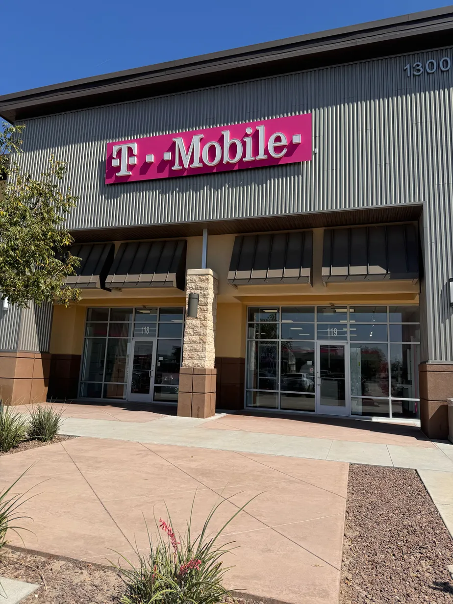  Exterior photo of T-Mobile Store at Eastlake Blvd & Peyton Rd, El Paso, TX 