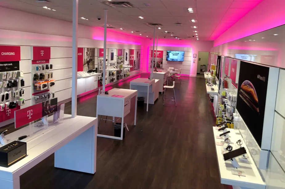  Interior photo of T-Mobile Store at King St & Marlee Way, Alexandria, VA 