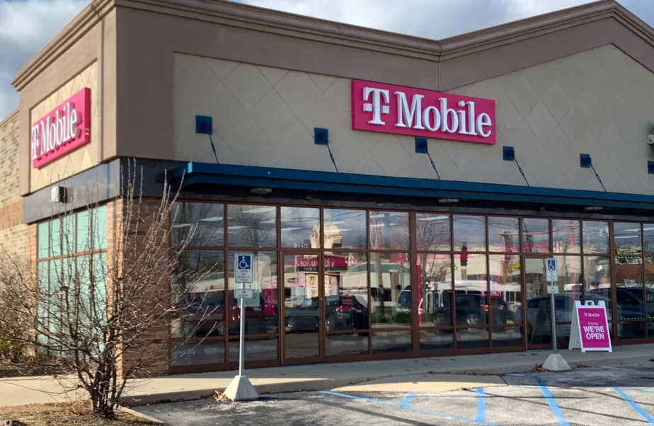 Exterior photo of T-Mobile store at Secor Rd & Executive Pkwy 2, Toledo, OH