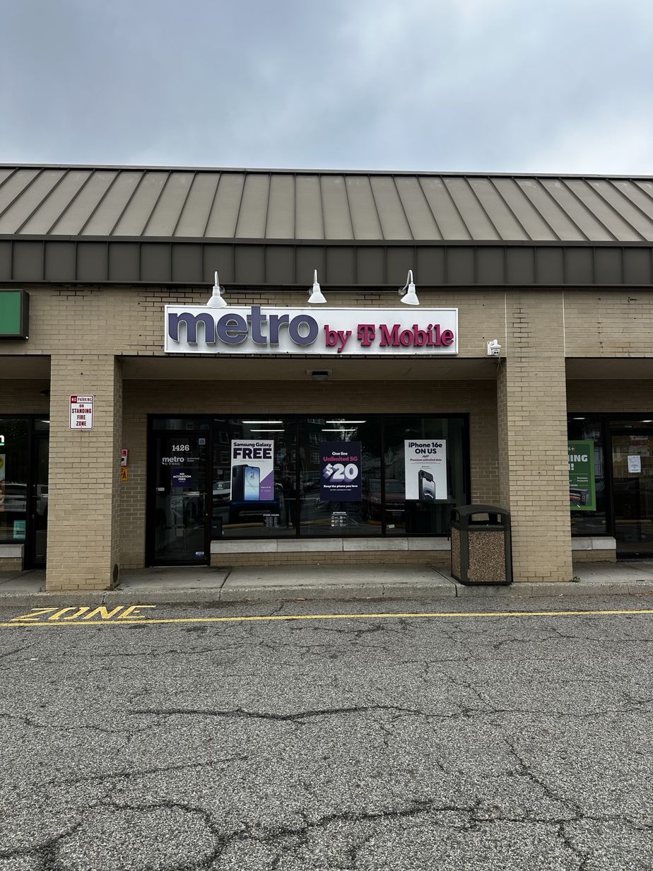 Metro by T-Mobile 1426 Teaneck Rd - 1426 Teaneck Rd 