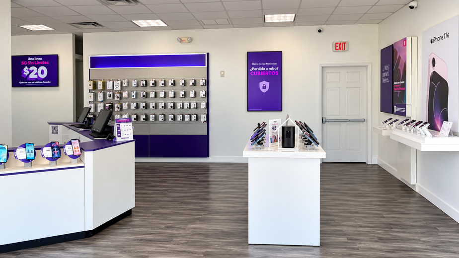 Metro by T-Mobile 1792 SW 8th St - 1792 SW 8th St 