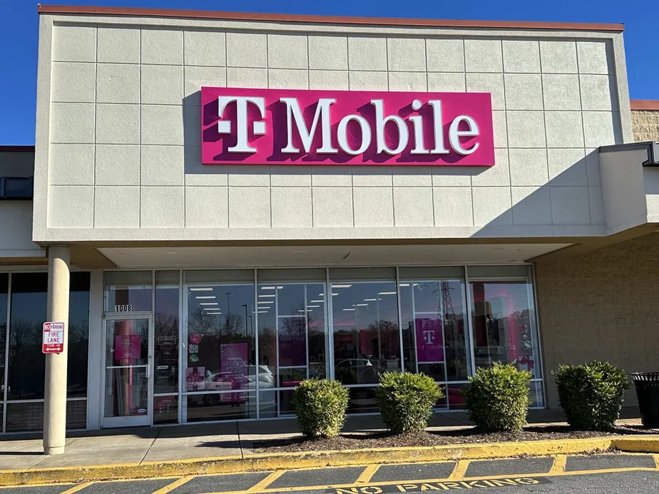 Exterior photo of T-Mobile Store at Crossroads Drive, Statesville, NC