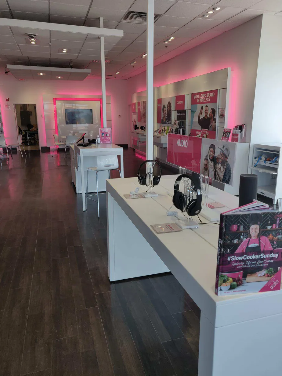 Interior photo of T-Mobile Store at Rt. 6 & Commerce Blvd, Dickson City, PA