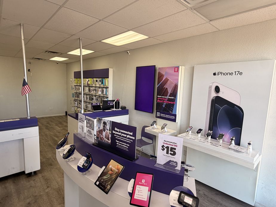 Metro by T-Mobile 2521 N Main St - 2521 N Main St 