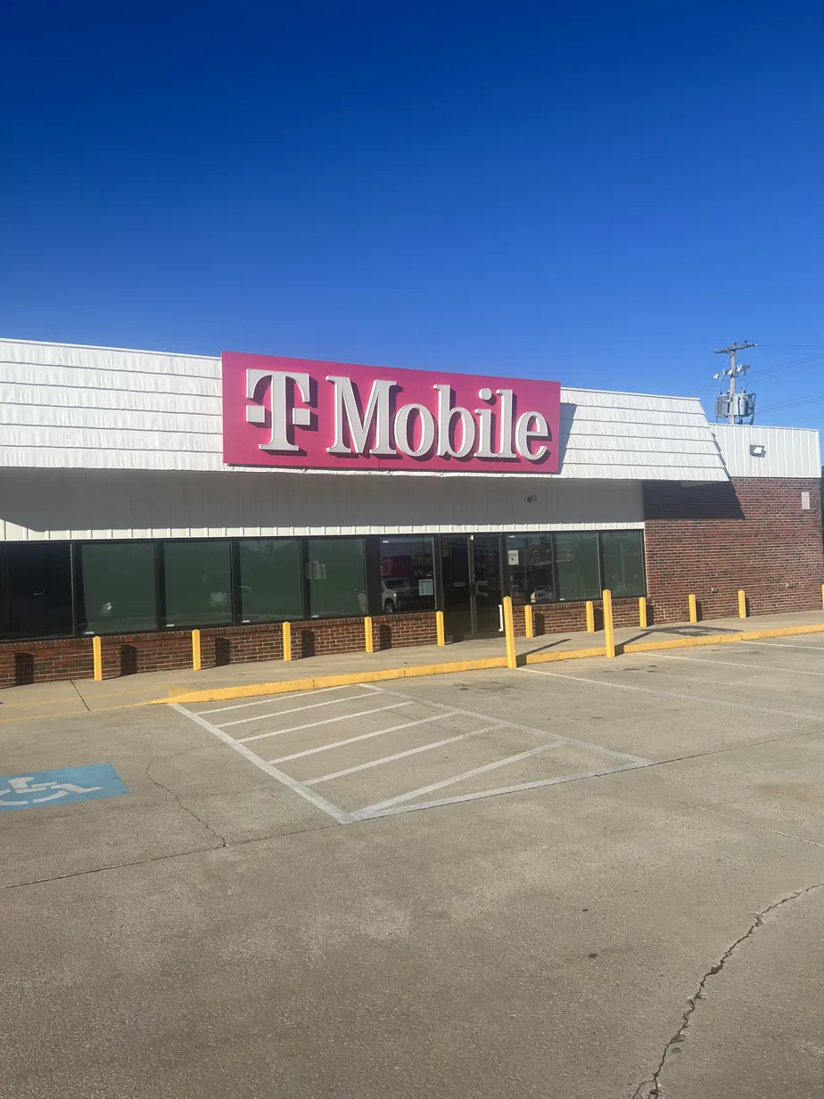  Exterior photo of T-Mobile Store at Maugans Avenue, Hagerstown, MD 