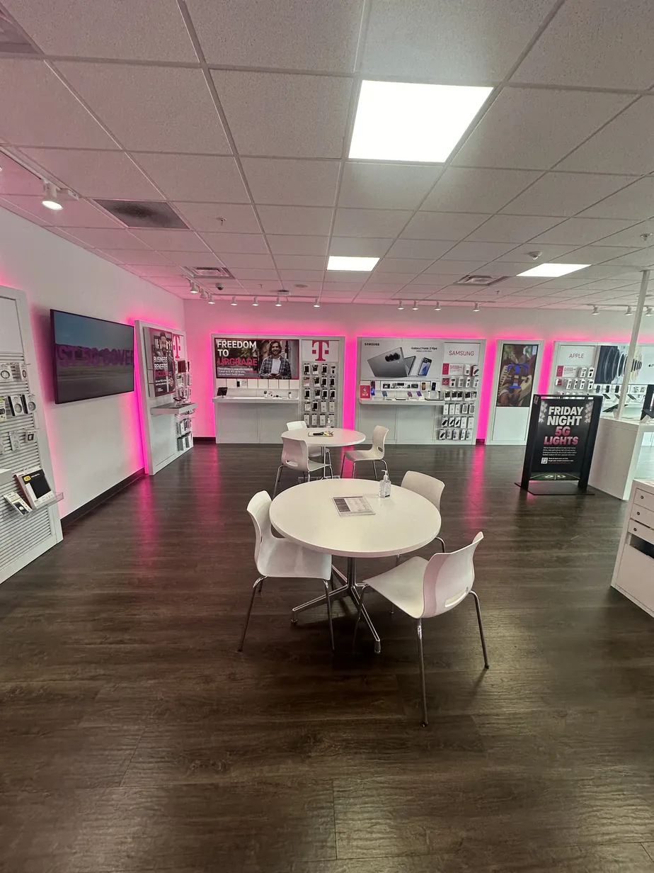  Interior photo of T-Mobile Store at Broadway & Vigo, Eureka, CA 