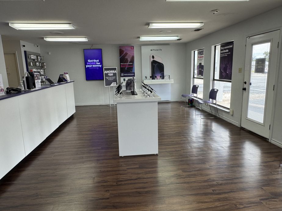 Metro by T-Mobile 2802 Sherwood Way - 2802 Sherwood Way