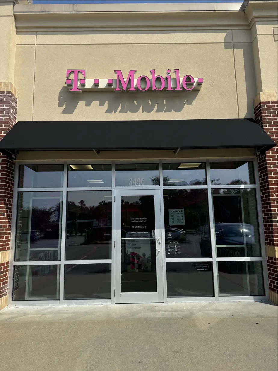  Exterior photo of T-Mobile Store at US-17 and Harris Trail Rd, Richmond Hill, GA 