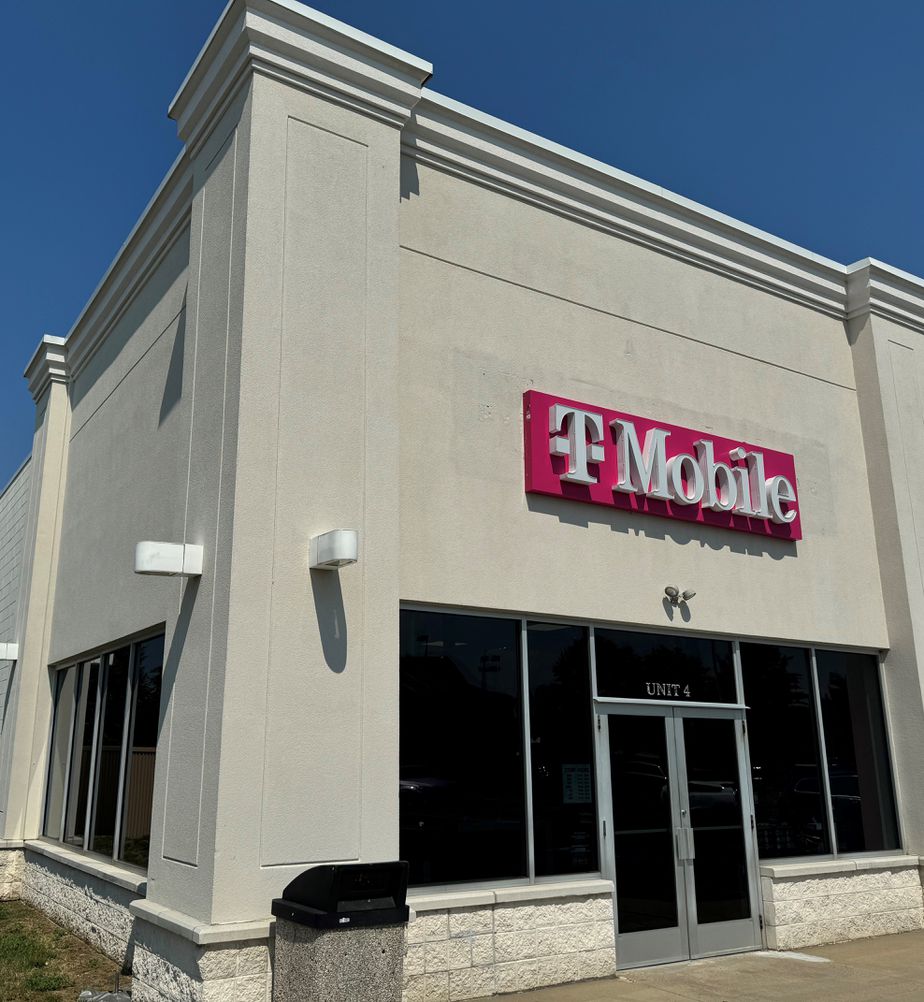 Exterior photo of T-Mobile Store at Hainesport - Crossroads Plaza, Hainesport, NJ