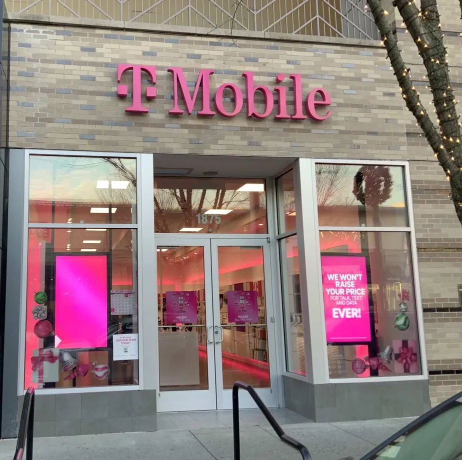 Exterior photo of T-Mobile Store at Ridge Hill Shopping Center, Yonkers, NY