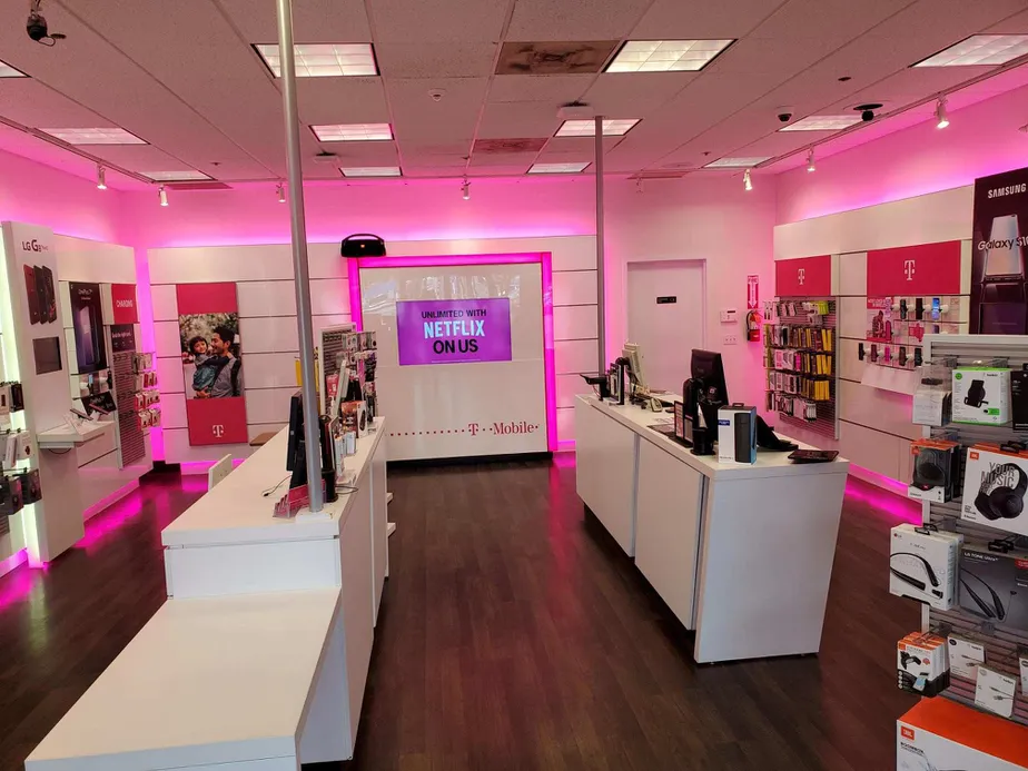 Interior photo of T-Mobile Store at Waiakea Shopping Center, Hilo, HI