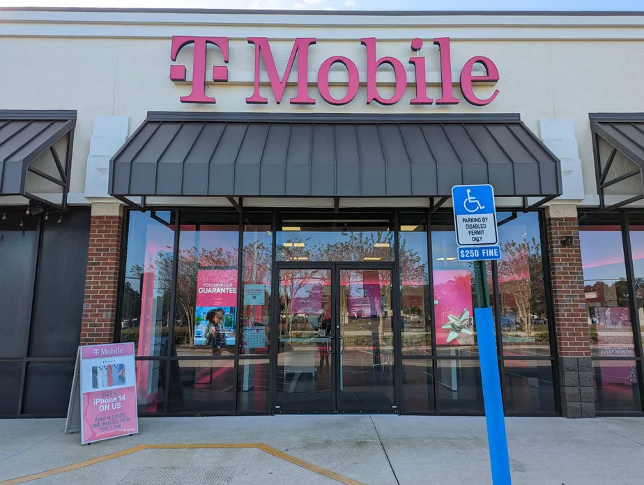 Exterior photo of T-Mobile Store at Eagle Harbor, Orange Park, FL