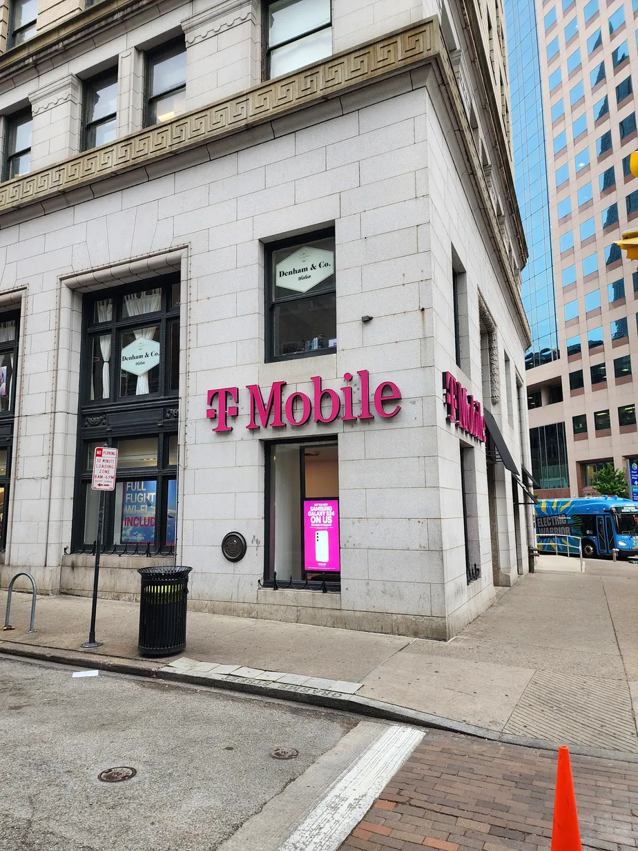  Exterior photo of T-Mobile Store at Market Sq - Dwntn Pittsburgh, Pittsburgh, PA 