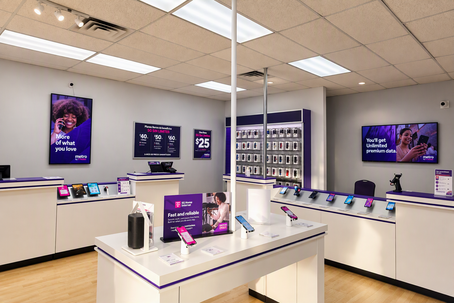 Metro by T-Mobile 906 S Imperial Ave - 906 S Imperial Ave 