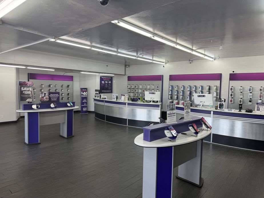 Metro by T-Mobile 10318 Main St - 10318 Main St 