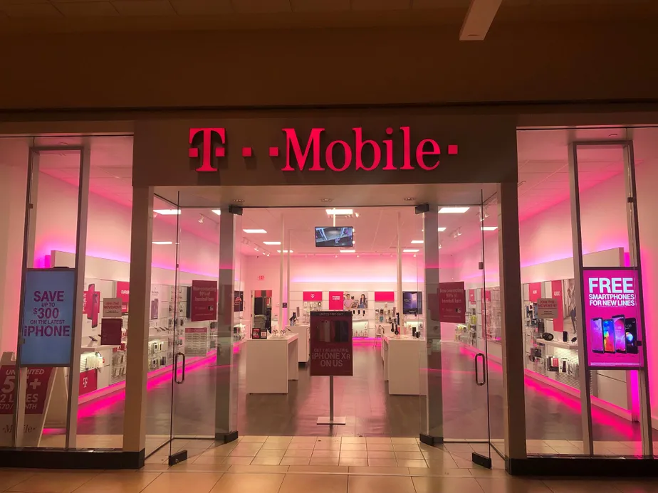 Exterior photo of T-Mobile store at Northpark Mall 4, Joplin, MO